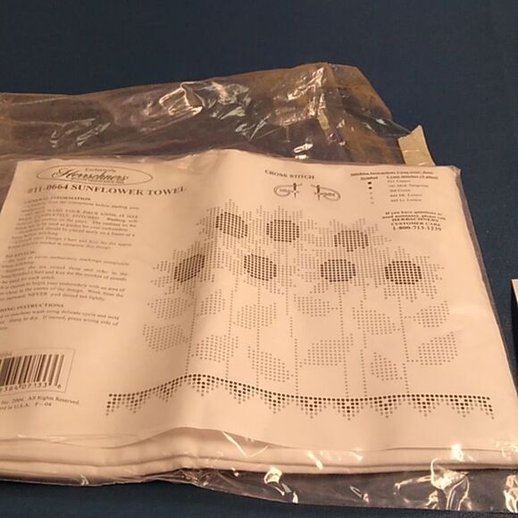 Herrschner's Sunflower Cross Stitch Kit Outer bag opened Inside bag unopened - Picture 3 of 5